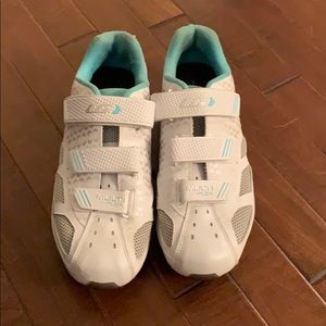 Garneau soon/cycle class shoes.